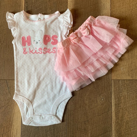NWOT Carter’s Hops N Kisses Onesie W/ Fine Net Layered and Lined Skirt - Picture 1 of 5